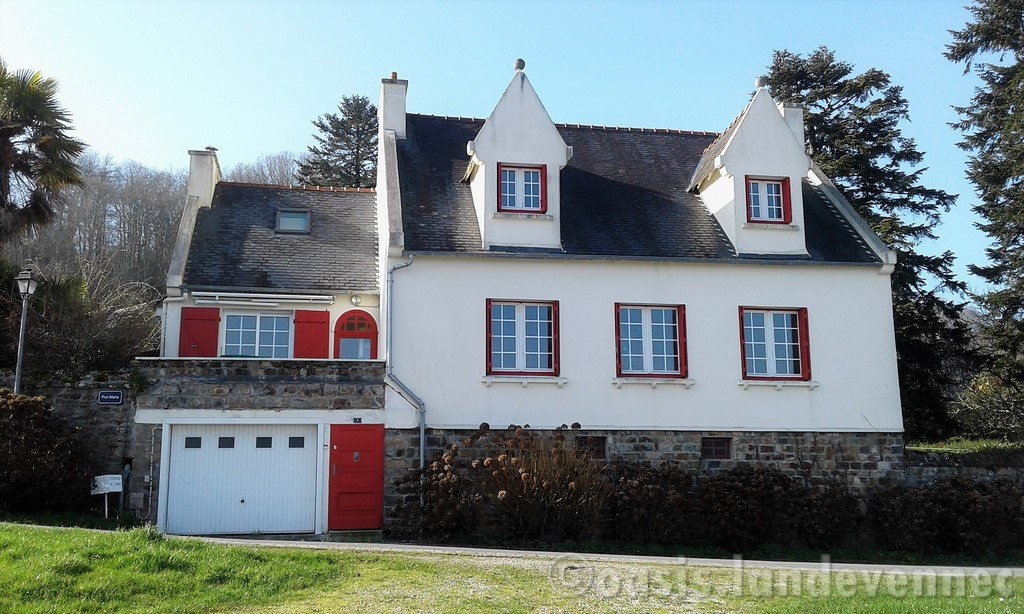 l'Oasis Landevennec sur le port Maria